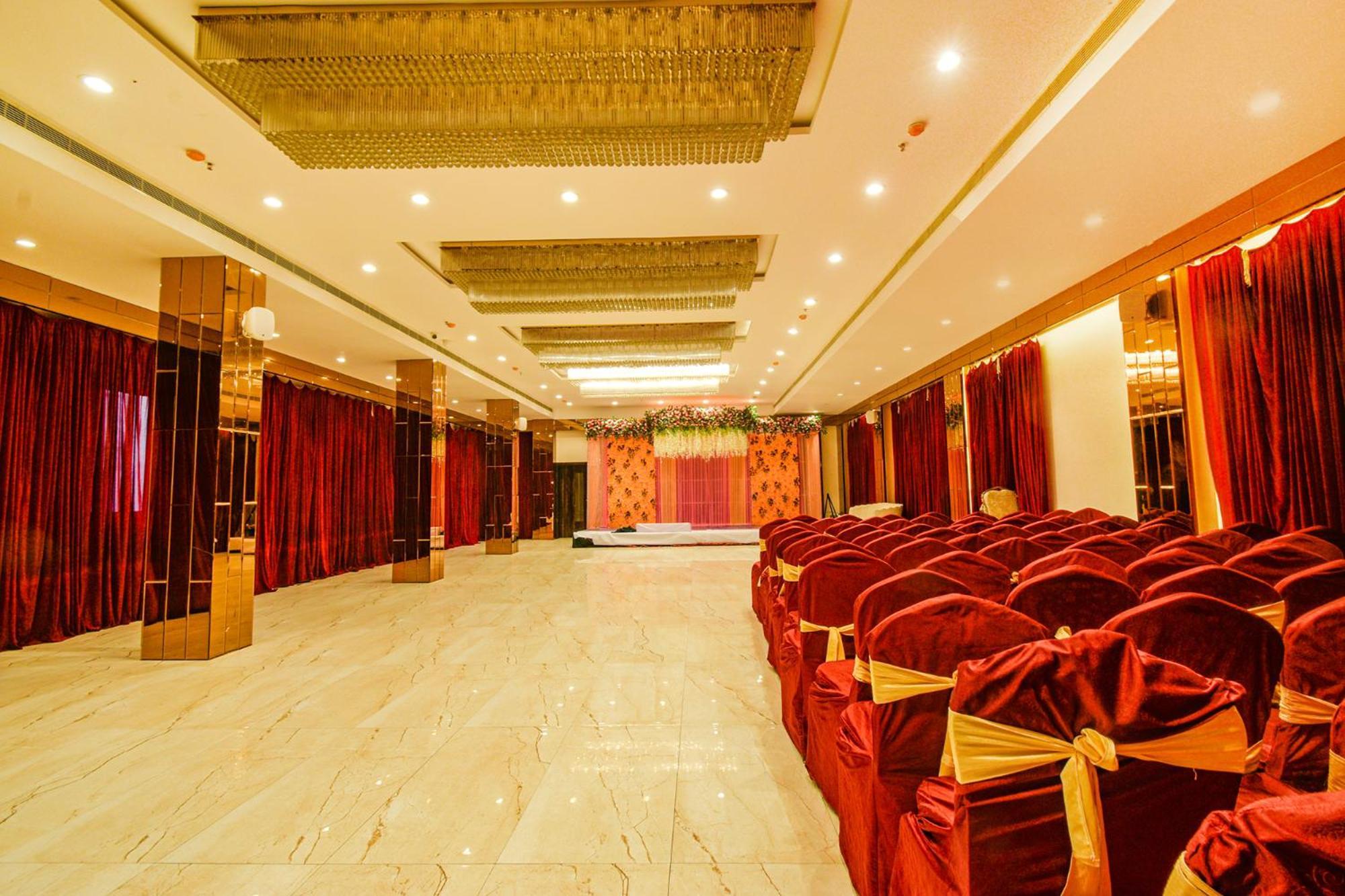 Treebo Premium Seven Lake View Hyderabad Exterior photo