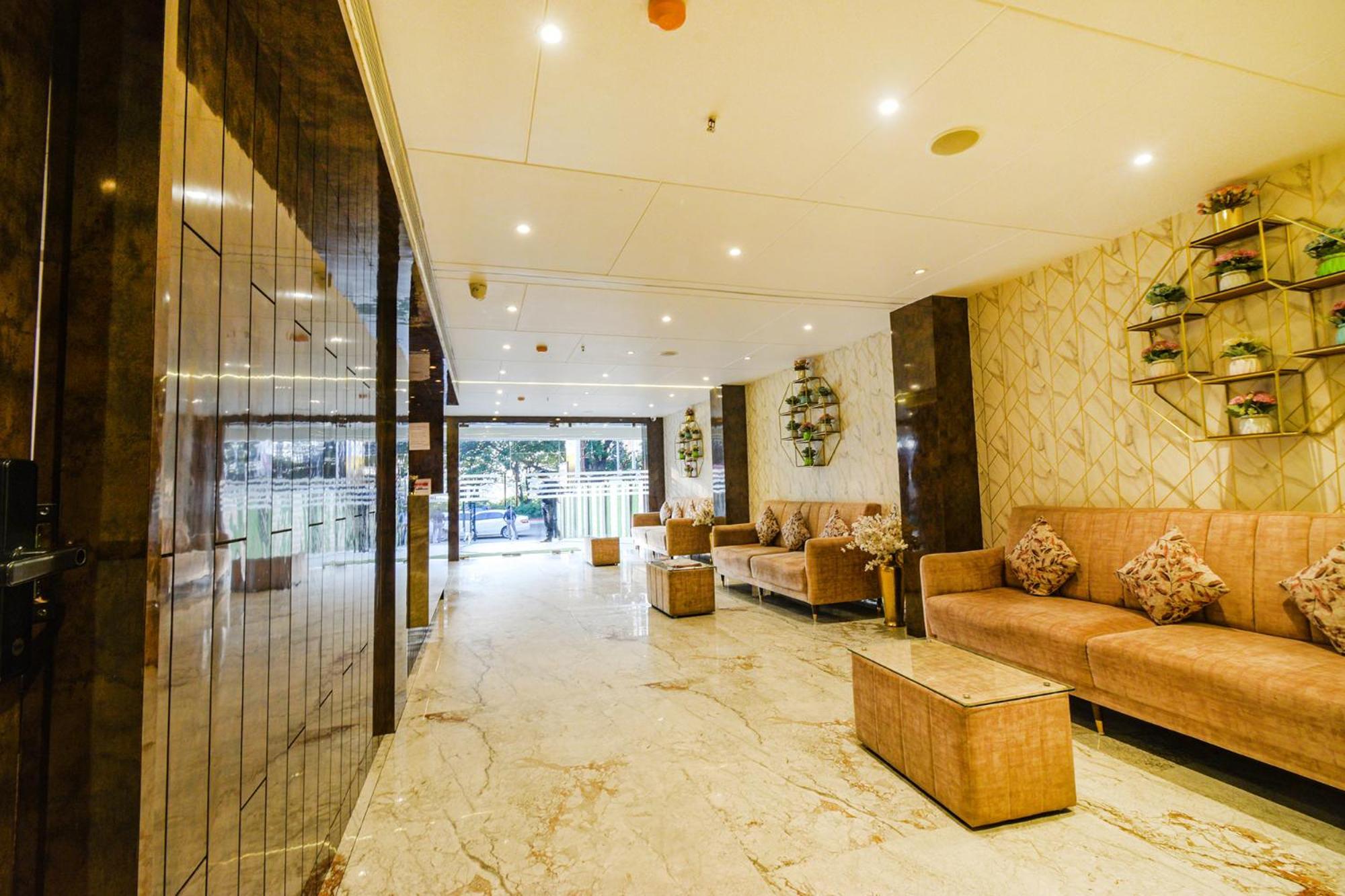 Treebo Premium Seven Lake View Hyderabad Exterior photo